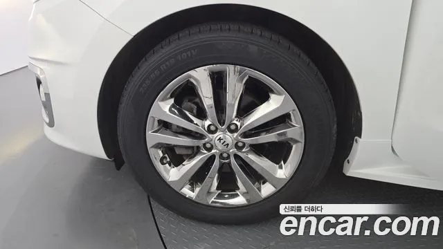 Kia Carnival 2016 thumb 5