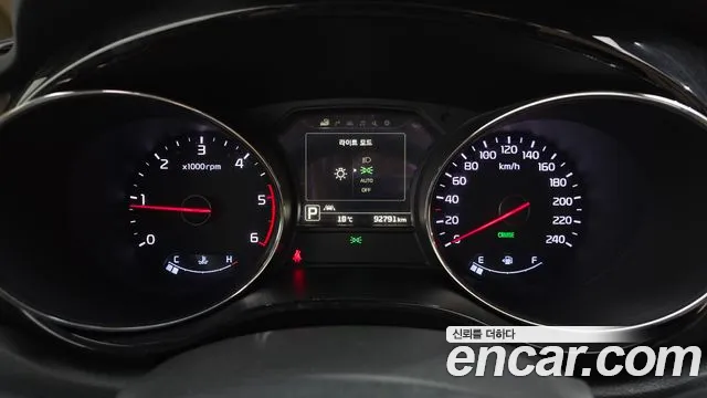 Kia Carnival 2016 thumb 8