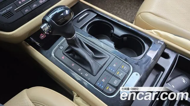 Kia Carnival 2016 thumb 9