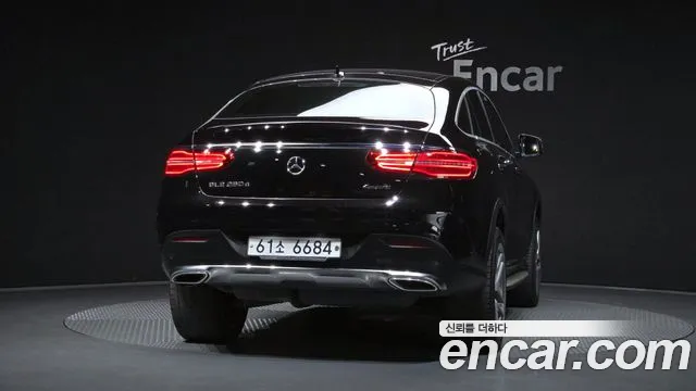 Mercedes-Benz GLE 2016 thumb 3