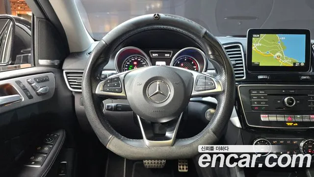 Mercedes-Benz GLE 2016 thumb 12