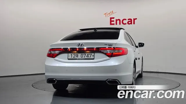 Hyundai Grandeur 2015 thumb 4