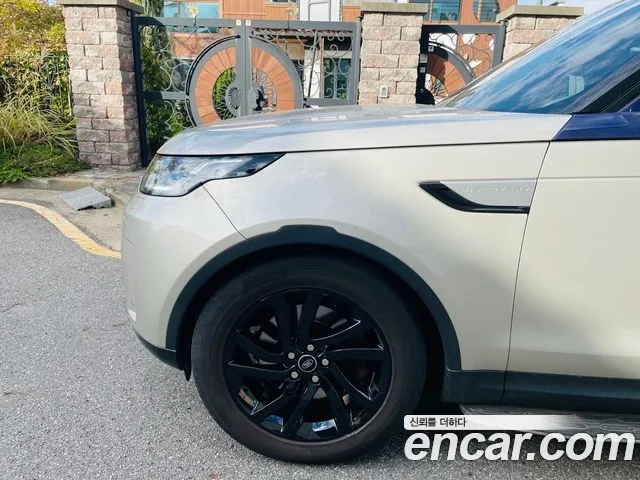 Land Rover Discovery 2017 thumb 6