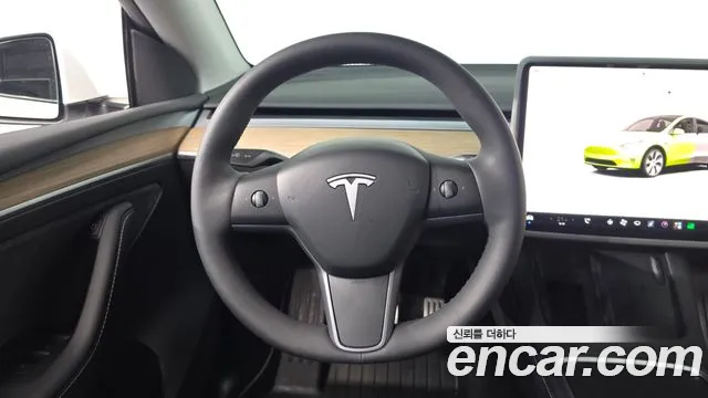 Tesla Model Y 2023 thumb 12