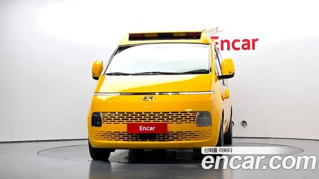 Hyundai Staria 2021 thumb 2