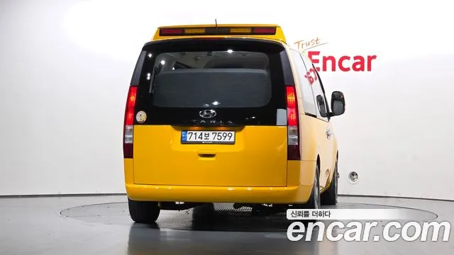 Hyundai Staria 2021 thumb 3