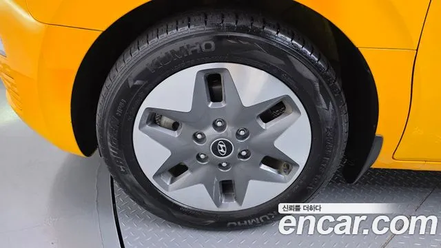 Hyundai Staria 2021 thumb 4