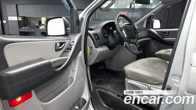 Hyundai Starex 2016 thumb 10