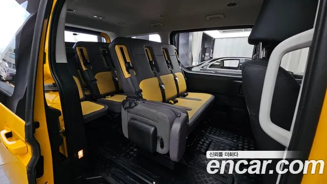Hyundai Staria 2023 thumb 12