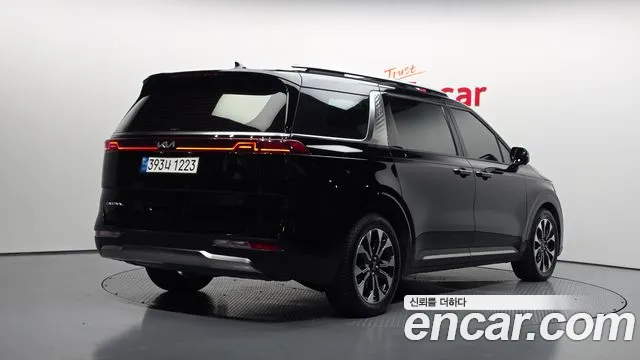 Kia Carnival 2022 thumb 2