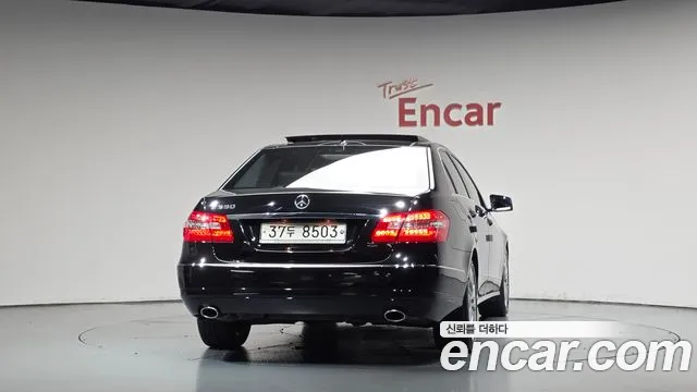 Mercedes-Benz E-Класс 2009 thumb 4