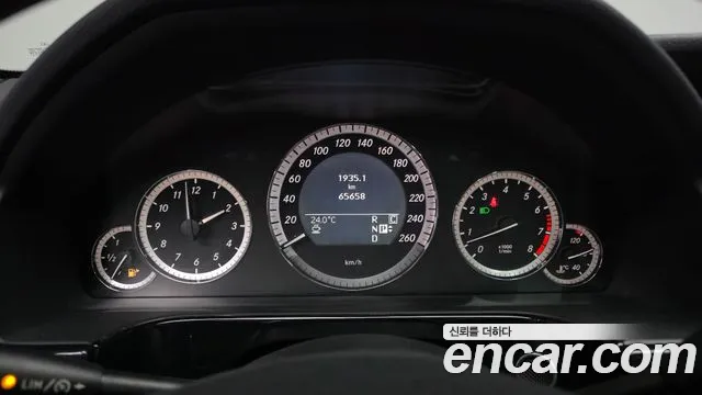 Mercedes-Benz E-Класс 2009 thumb 8