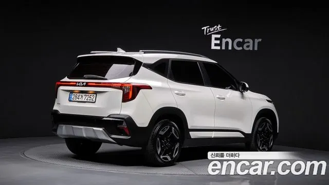 Kia Seltos 2023 thumb 2