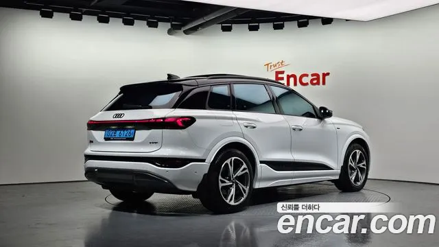 Audi Q6 e-tron 2025 thumb 2