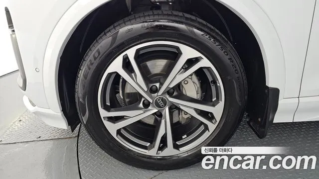 Audi Q6 e-tron 2025 thumb 5