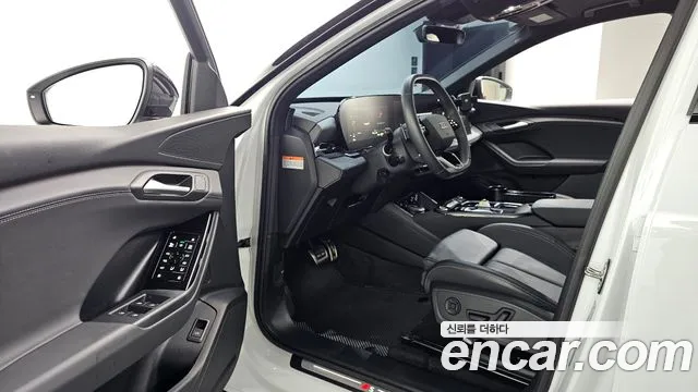 Audi Q6 e-tron 2025 thumb 10