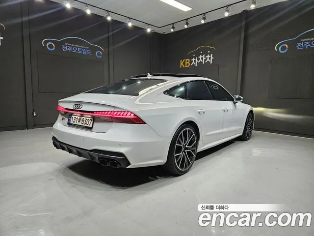 Audi S7 2022 thumb 2