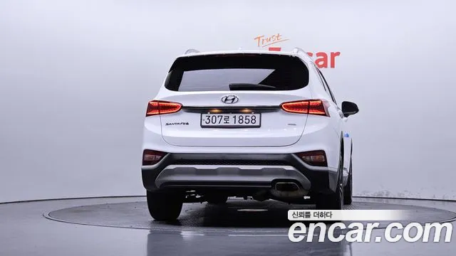 Hyundai Santa Fe 2019 thumb 4