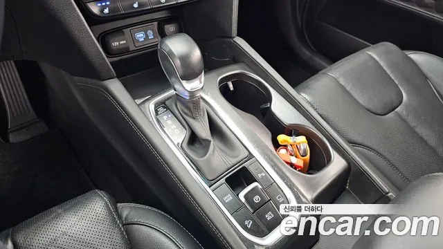 Hyundai Santa Fe 2019 thumb 9