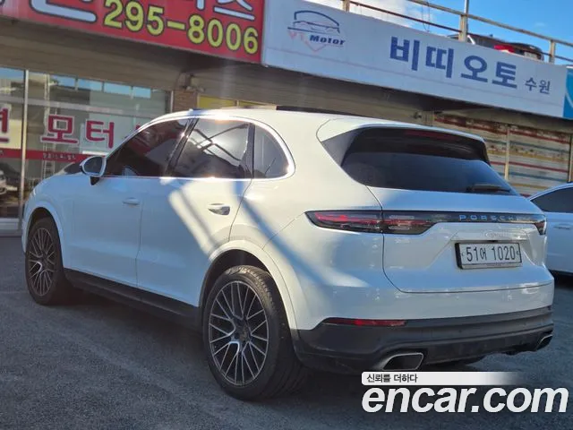 Porsche Cayenne 2019 thumb 3