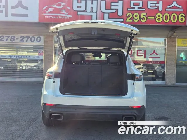 Porsche Cayenne 2019 thumb 4