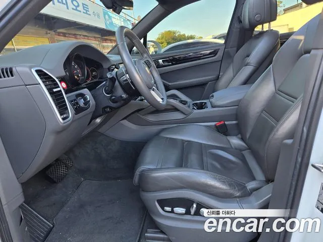 Porsche Cayenne 2019 thumb 9