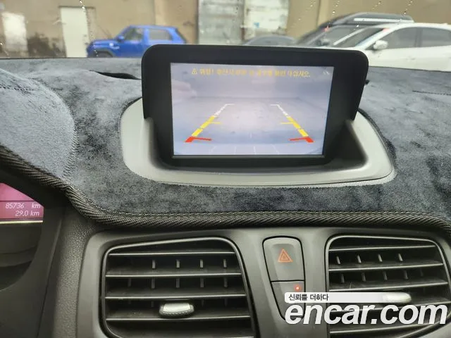 Renault-KoreaSamsung Fluence 2013 thumb 10
