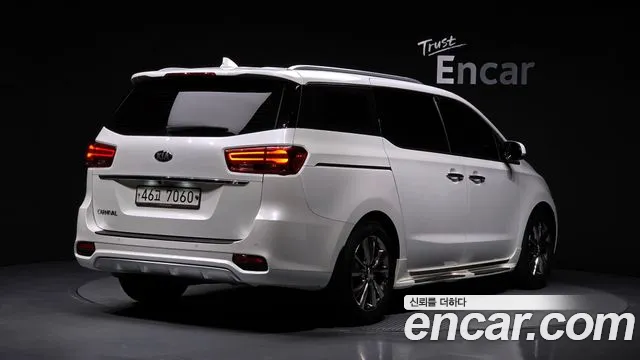 Kia Carnival 2018 thumb 2