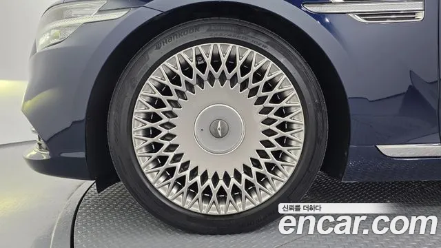 Genesis G90 2019 thumb 5