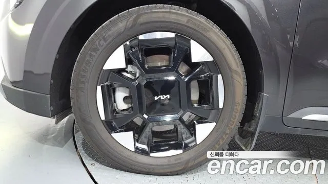 Kia Carnival 2024 thumb 5