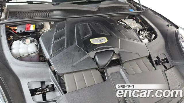 Porsche Cayenne 2023 thumb 6