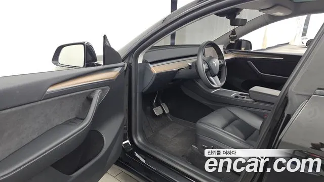 Tesla Model Y 2024 thumb 10