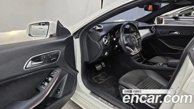 Mercedes-Benz CLA 2015 thumb 10
