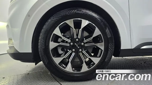 Kia Carnival 2022 thumb 4