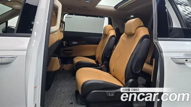 Kia Carnival 2022 thumb 11