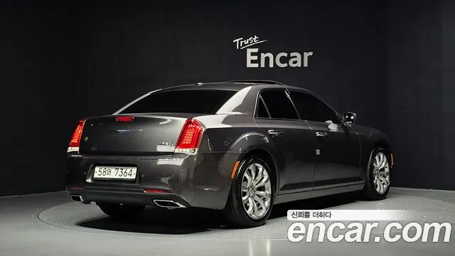 Chrysler 300C 2017 thumb 2