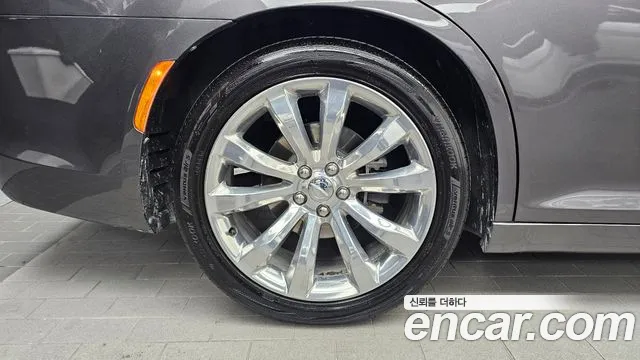 Chrysler 300C 2017 thumb 5