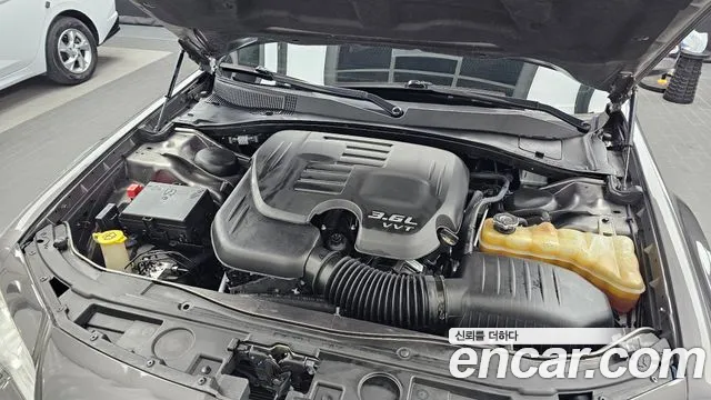 Chrysler 300C 2017 thumb 6