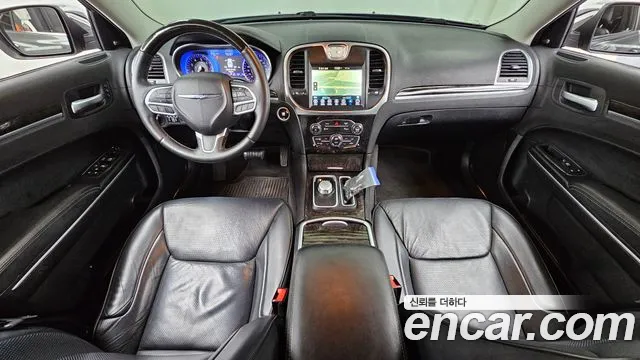 Chrysler 300C 2017 thumb 7