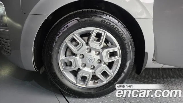 Hyundai Staria 2021 thumb 5