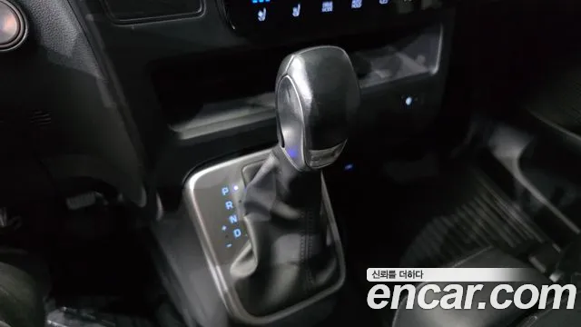 Hyundai Staria 2021 thumb 9