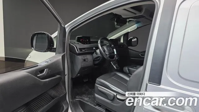 Hyundai Staria 2021 thumb 10