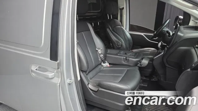 Hyundai Staria 2021 thumb 11