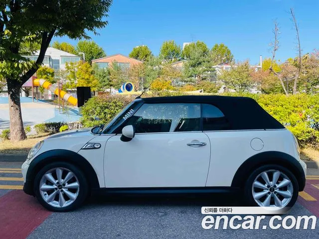 MINI Cooper Convertible 2011 thumb 3