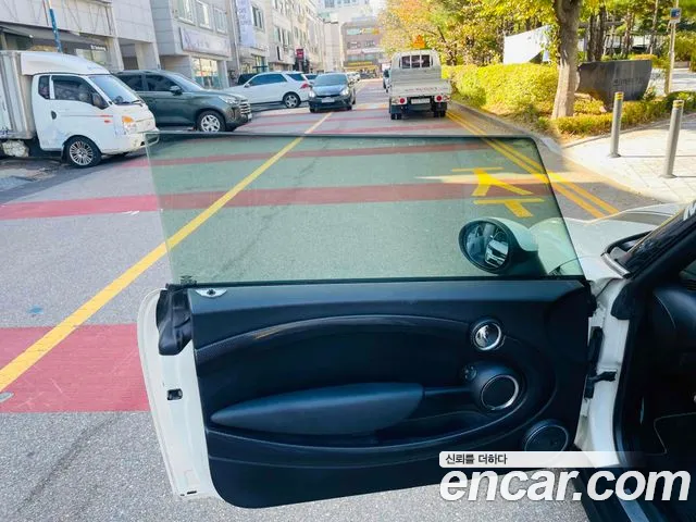 MINI Cooper Convertible 2011 thumb 8