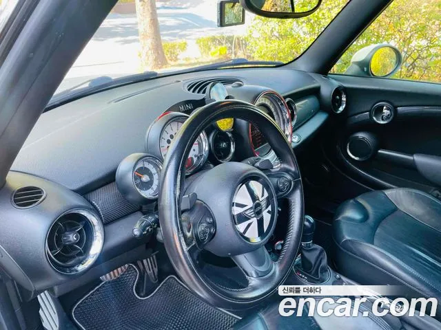 MINI Cooper Convertible 2011 thumb 9
