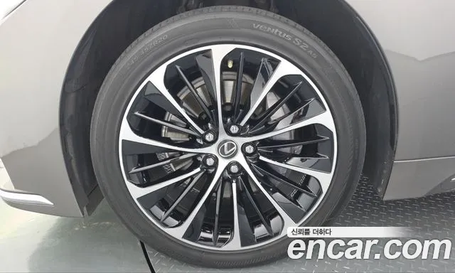 Lexus LS 2021 thumb 5
