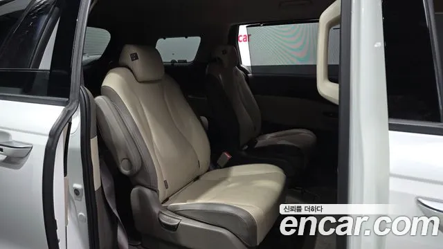 Kia Carnival 2022 thumb 10