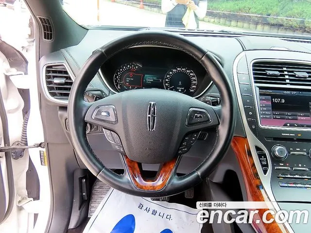 Lincoln MKX 2016 thumb 8