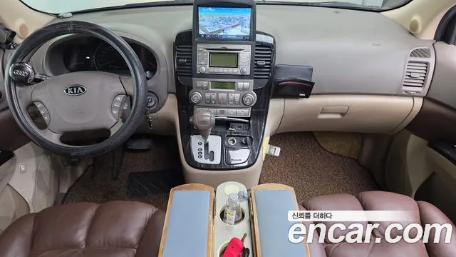 Kia Carnival 2012 thumb 7